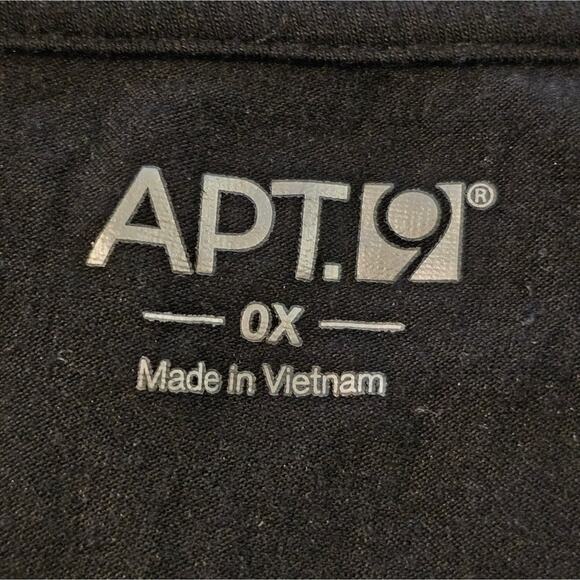 APT 9 Elbow Length Top with Gold Toned Accents Dripping into a Gray on Front OX - Picture 3 of 8